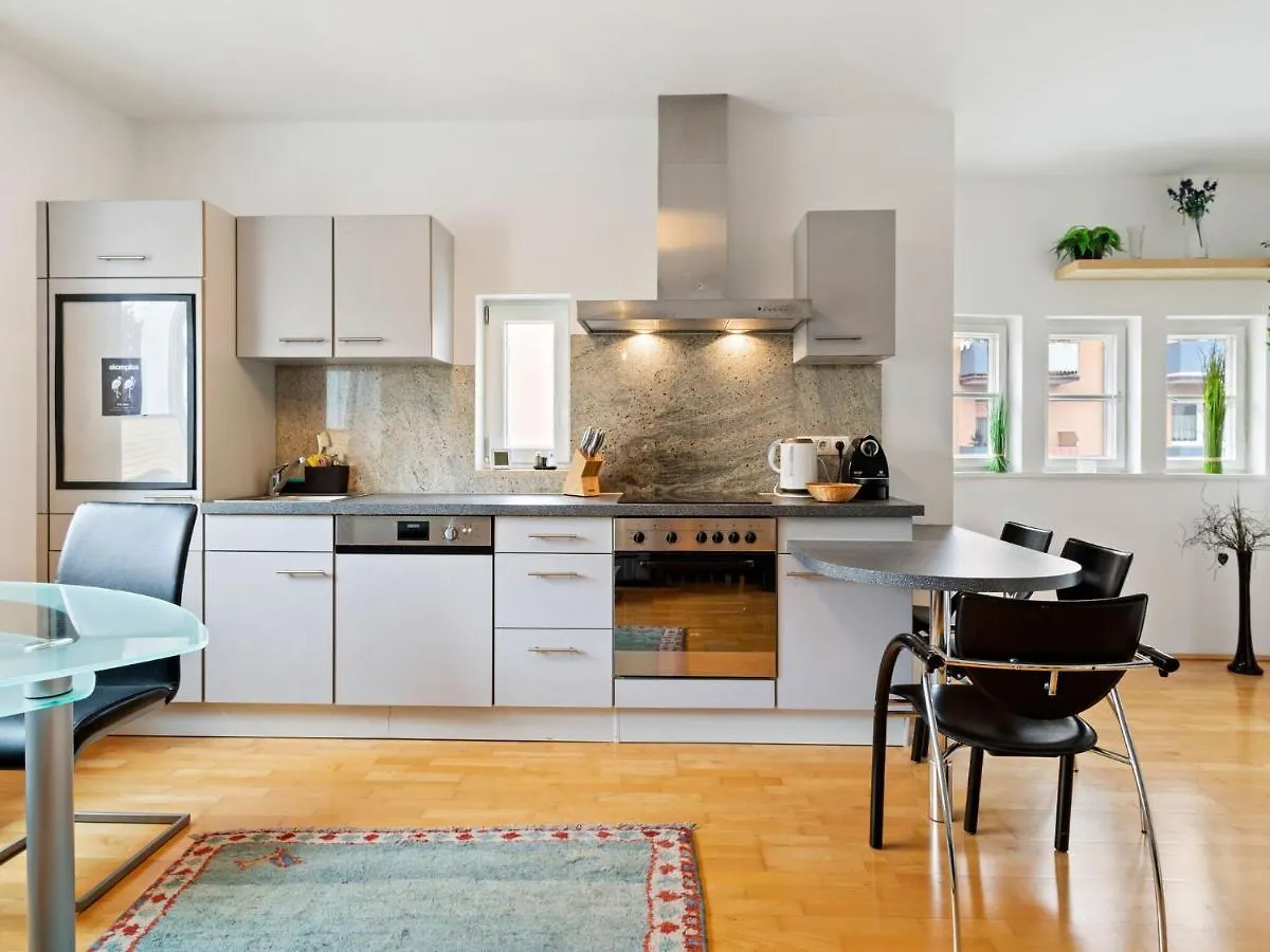 Apartment In Innsbruck Near The Golden Roof 0*,